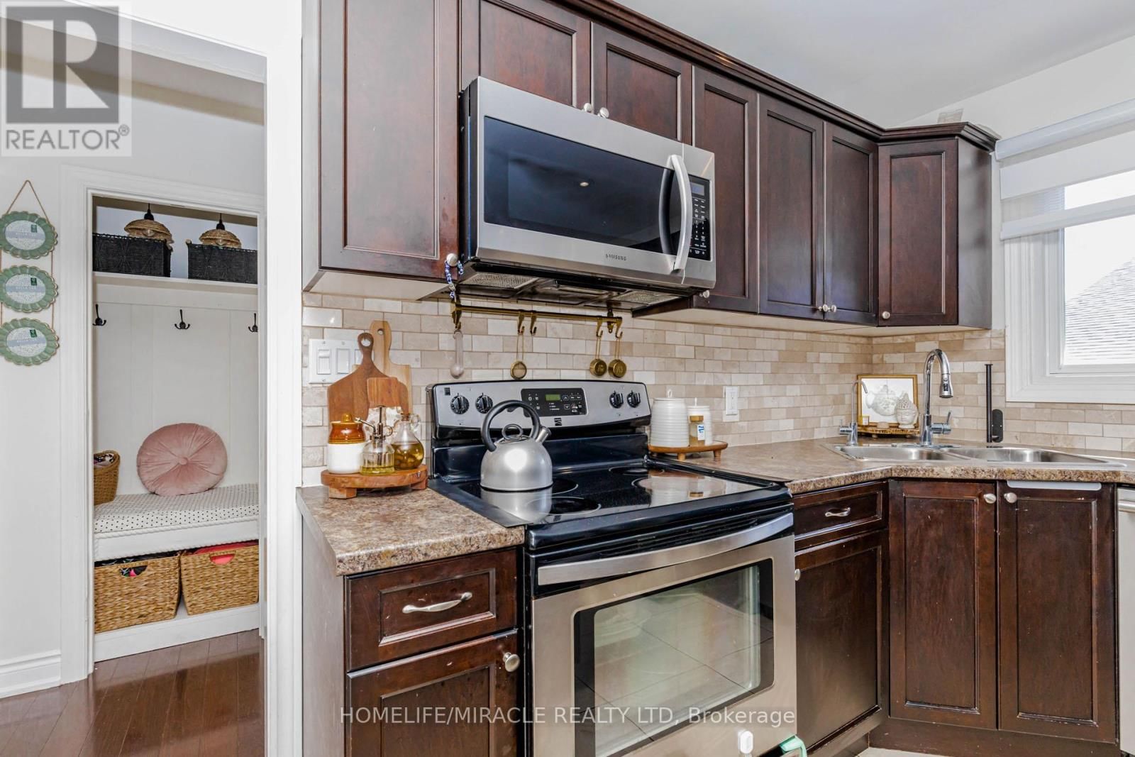 403 DELREX BOULEVARD Image 12