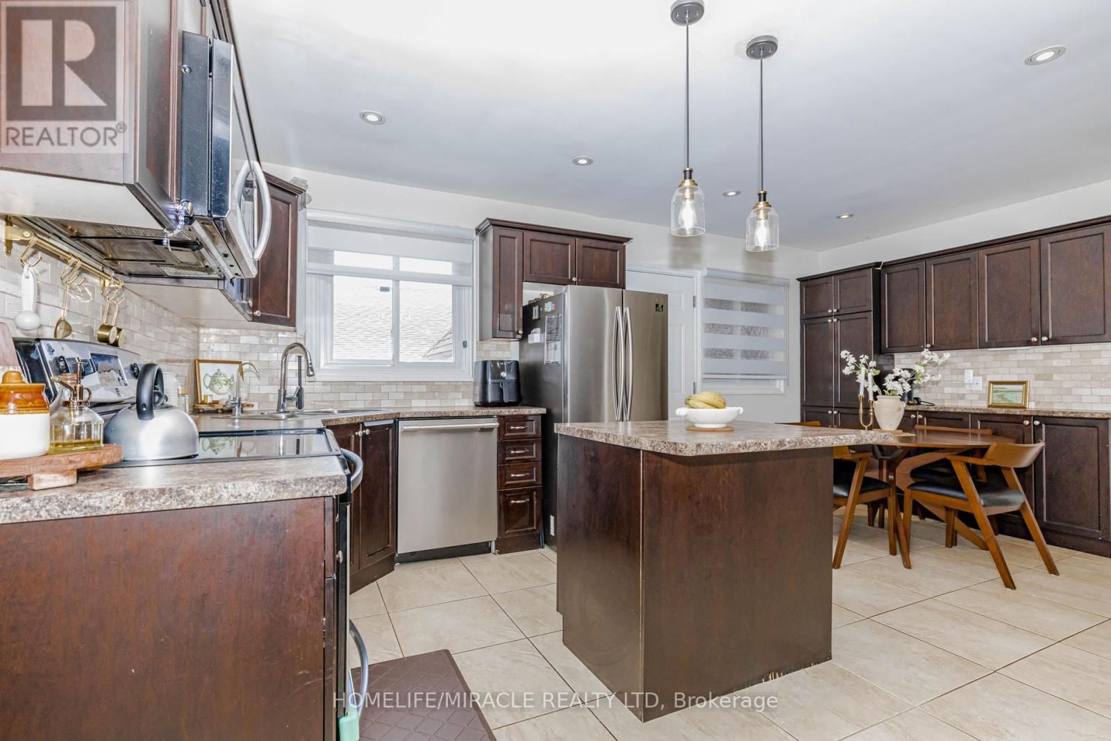 403 DELREX BOULEVARD Image 13