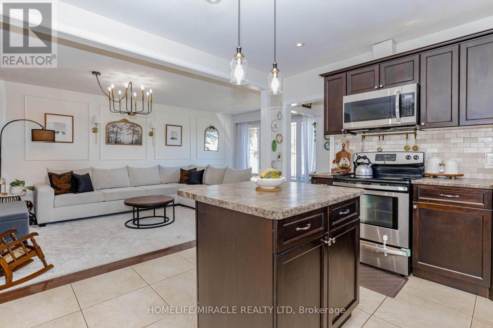 403 DELREX BOULEVARD Image 16