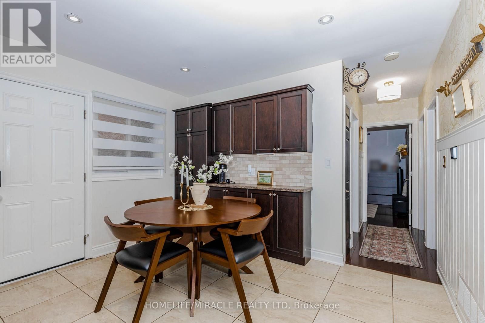 403 DELREX BOULEVARD Image 17