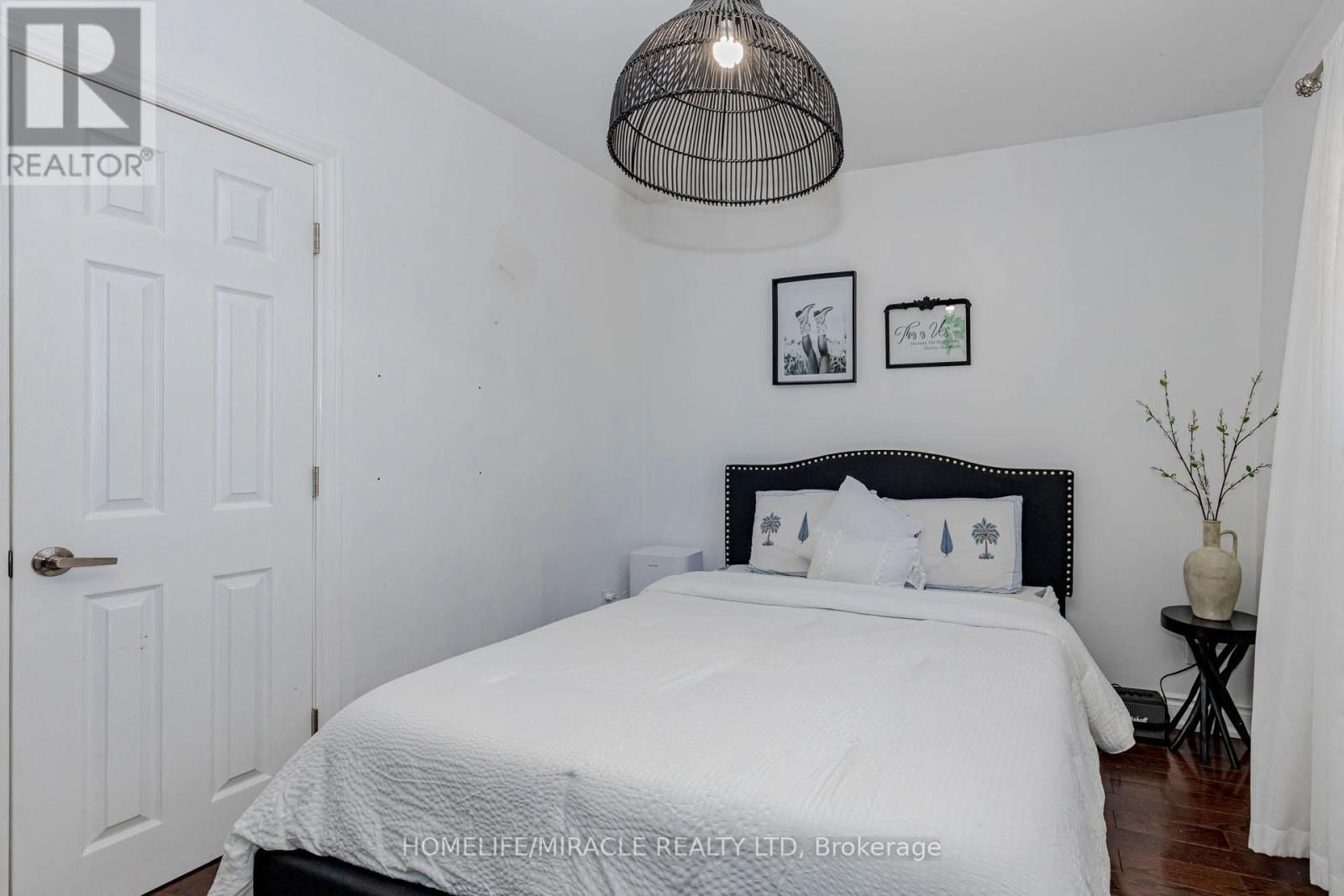 403 DELREX BOULEVARD Image 23