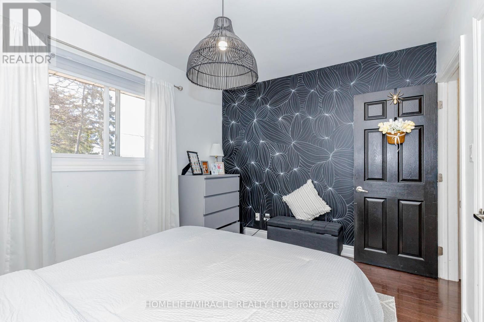 403 DELREX BOULEVARD Image 24