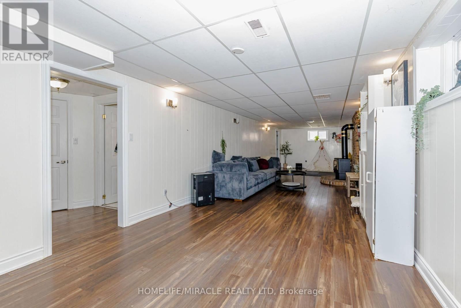 403 DELREX BOULEVARD Image 31