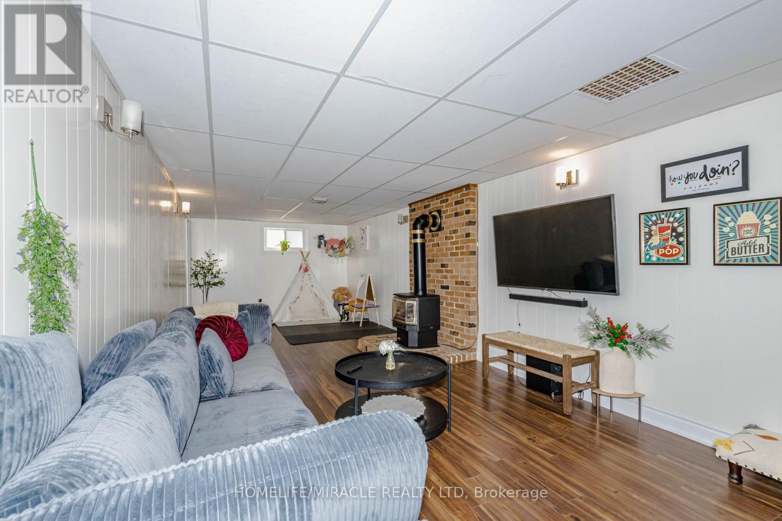 403 DELREX BOULEVARD Image 32