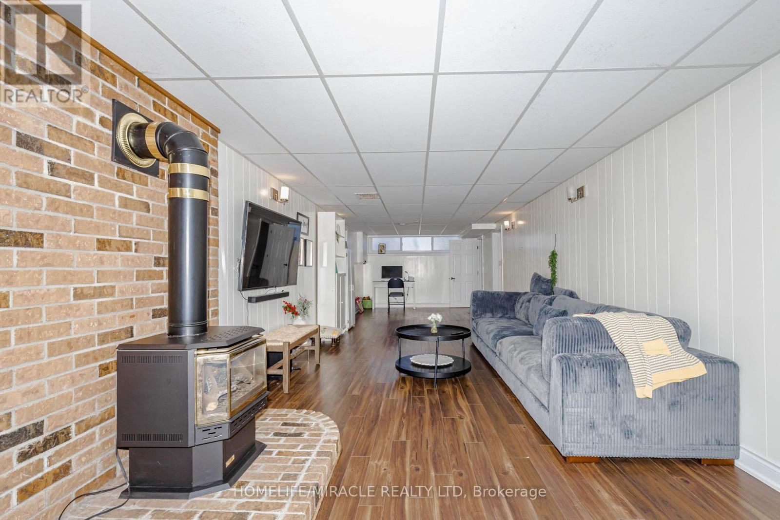 403 DELREX BOULEVARD Image 34