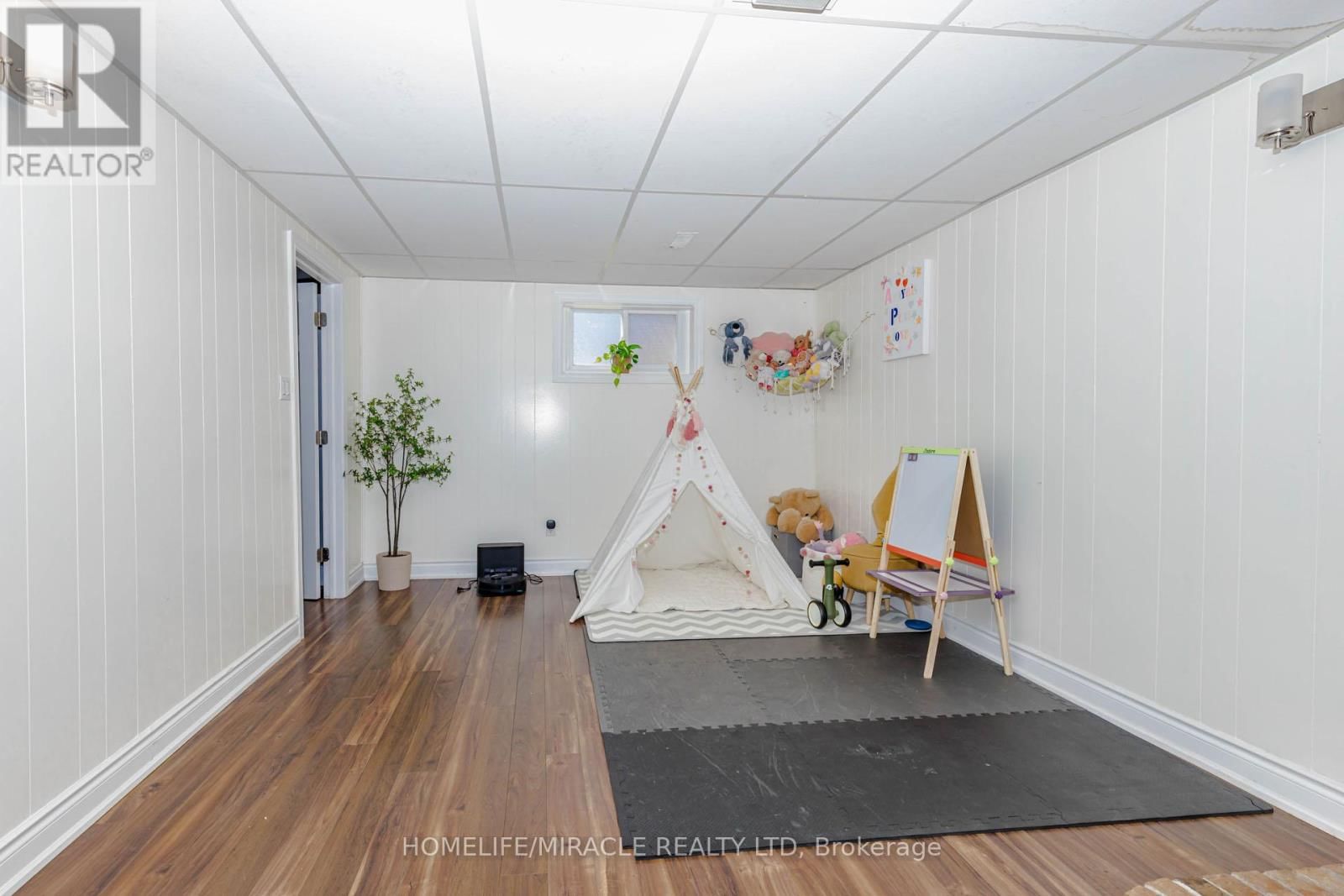 403 DELREX BOULEVARD Image 35