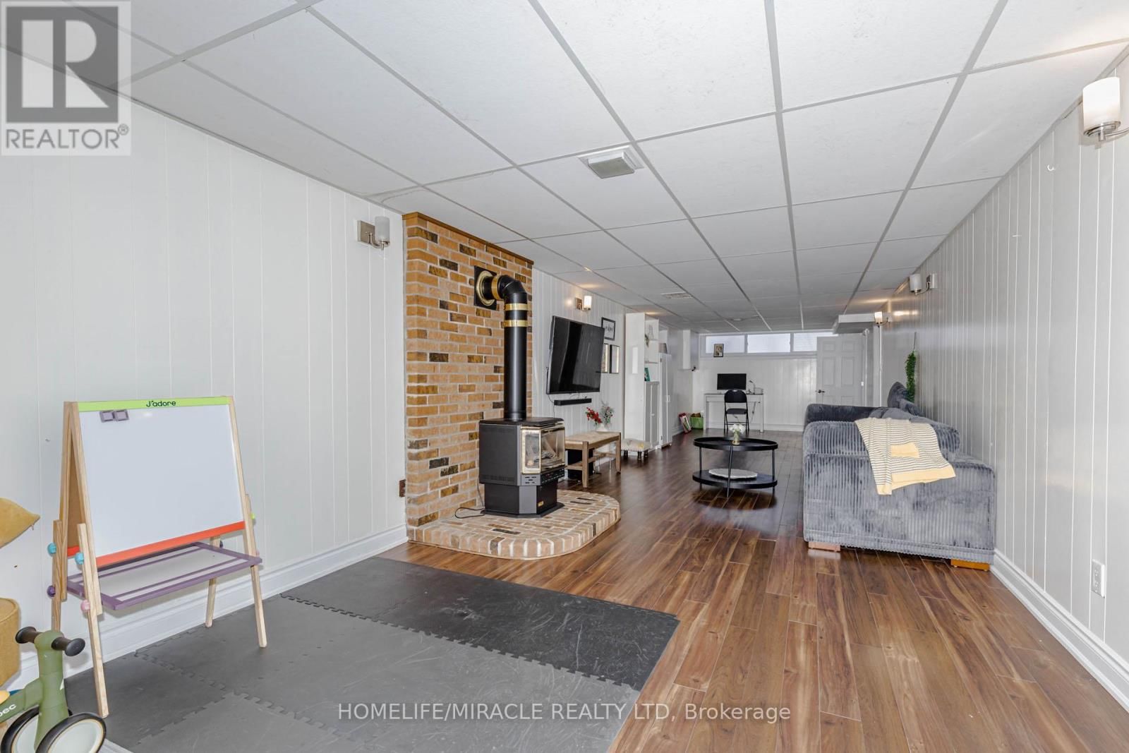 403 DELREX BOULEVARD Image 36