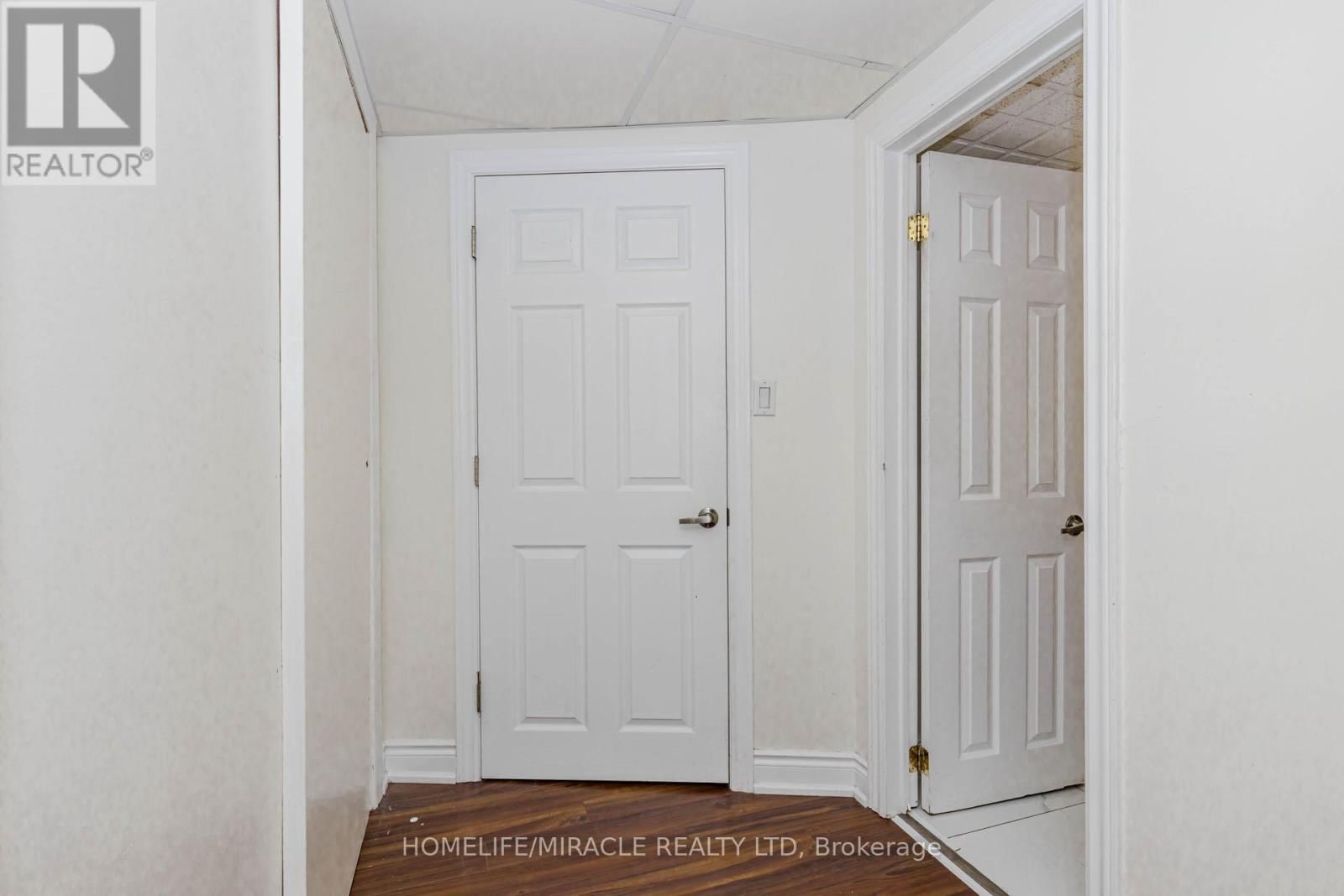 403 DELREX BOULEVARD Image 38