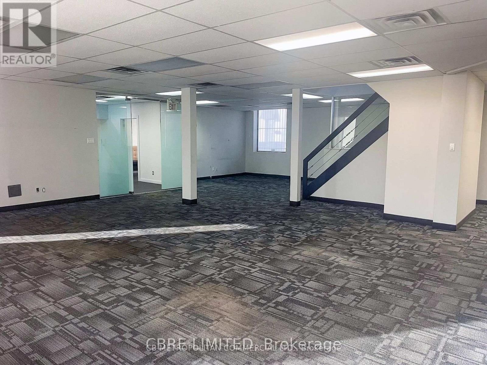 897 KIPLING AVENUE Image 4