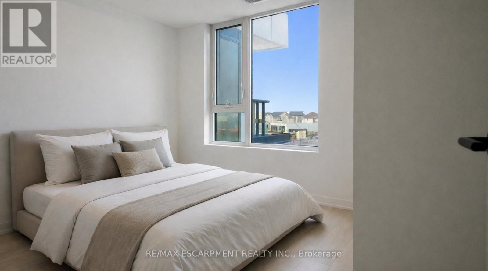 202 - 4878 POWERS COMMON Image 14