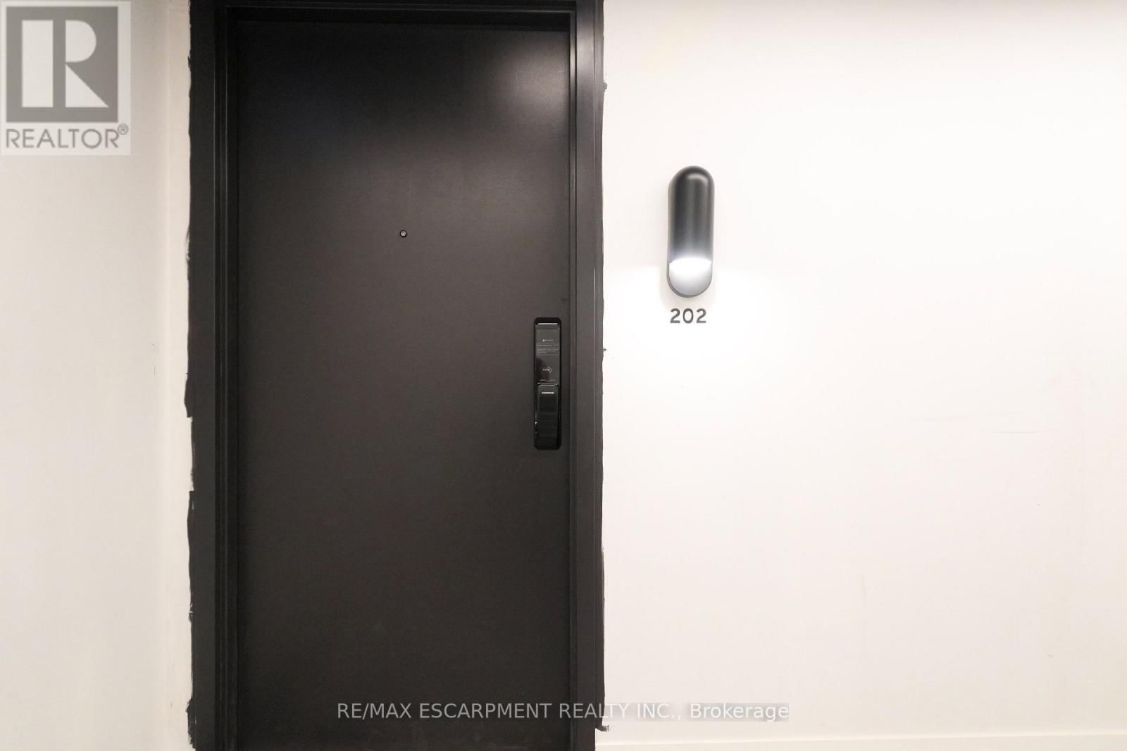 202 - 4878 POWERS COMMON Image 3