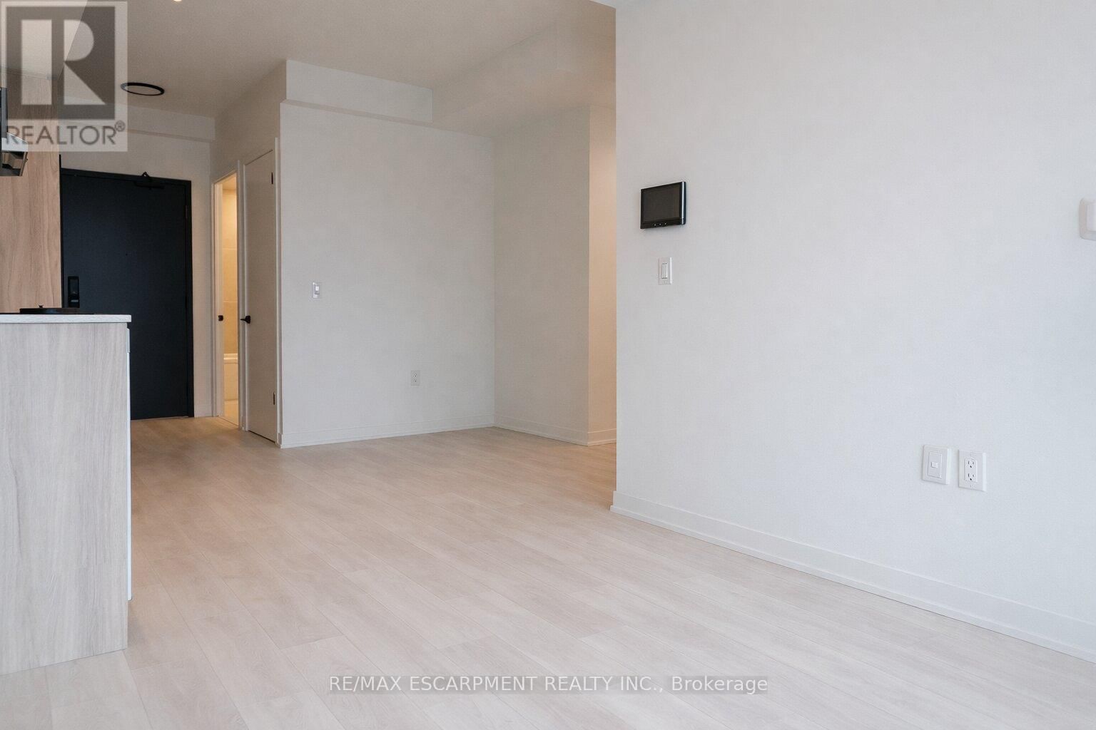 202 - 4878 POWERS COMMON Image 9