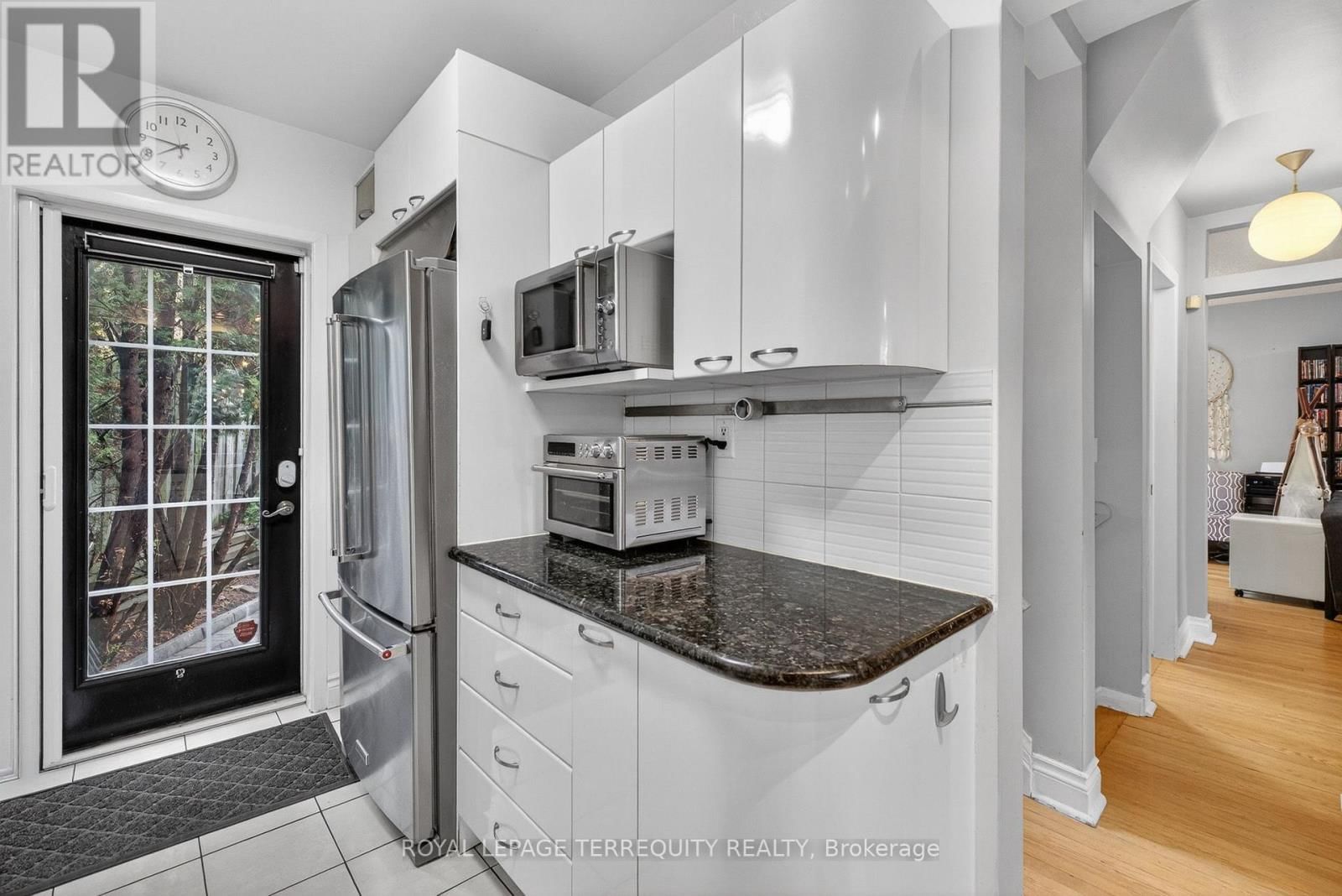 47 BERL AVENUE Image 19