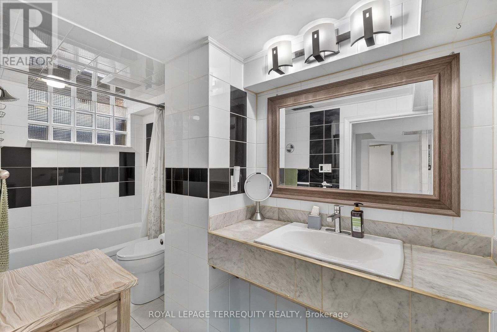 47 BERL AVENUE Image 29