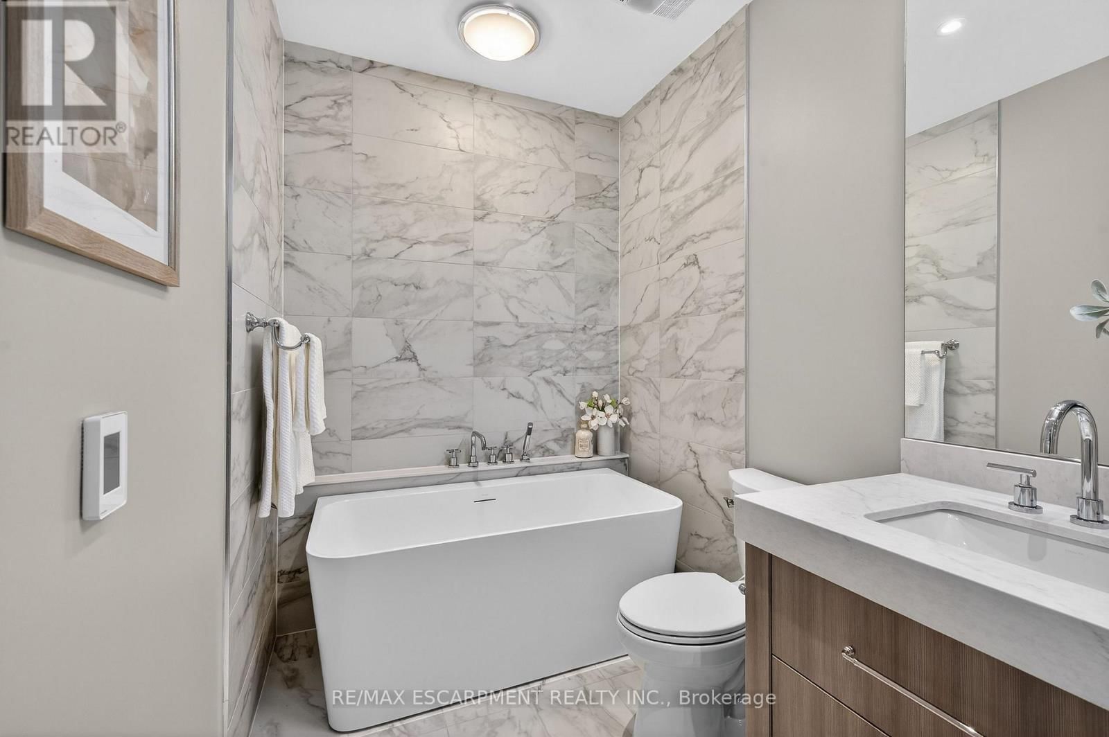 401 - 123 MAURICE DRIVE Image 24