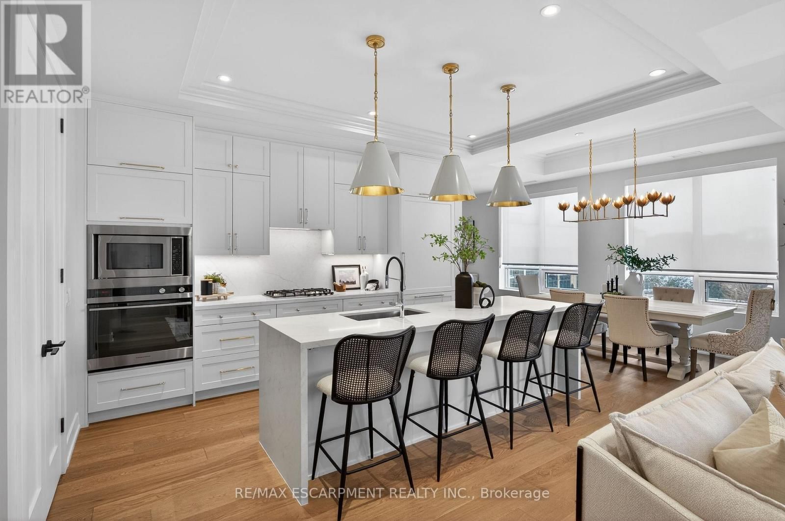 401 - 123 MAURICE DRIVE Image 3