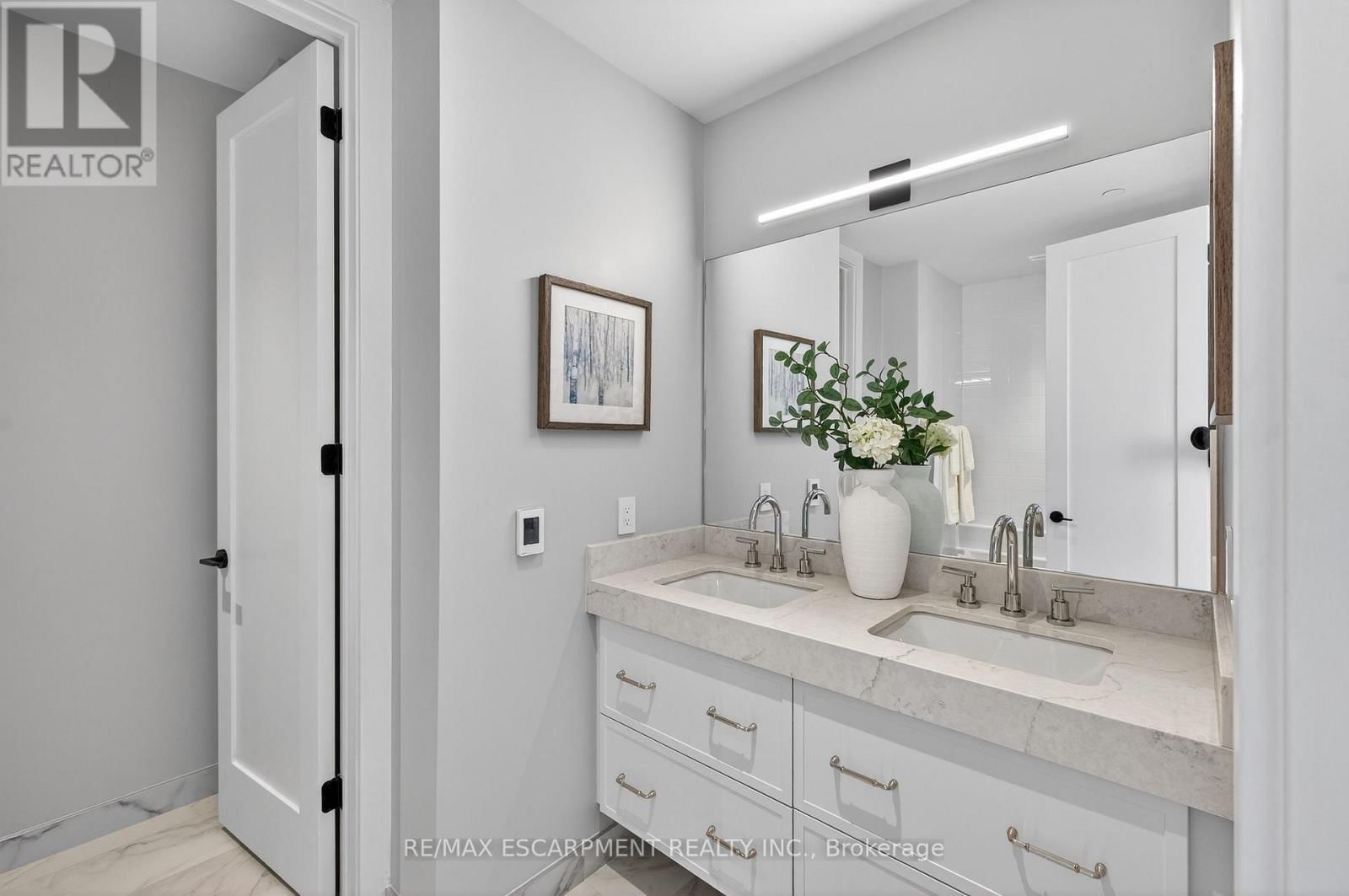 401 - 123 MAURICE DRIVE Image 33