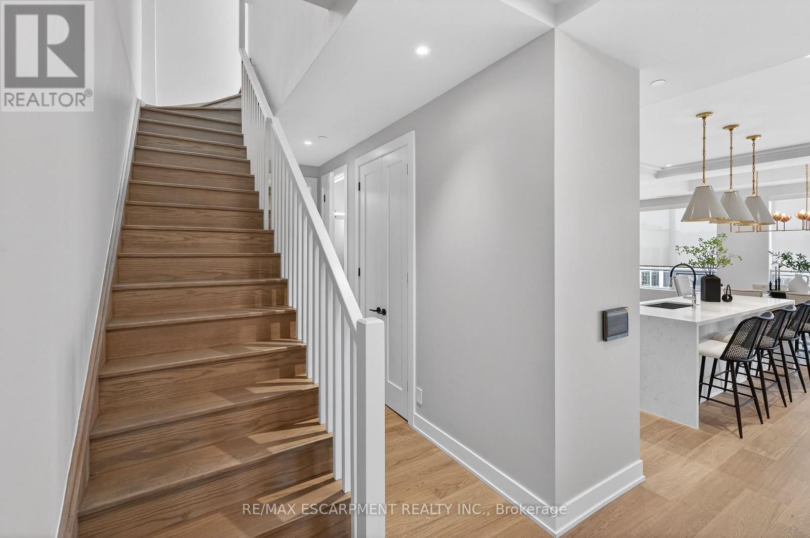 401 - 123 MAURICE DRIVE Image 43