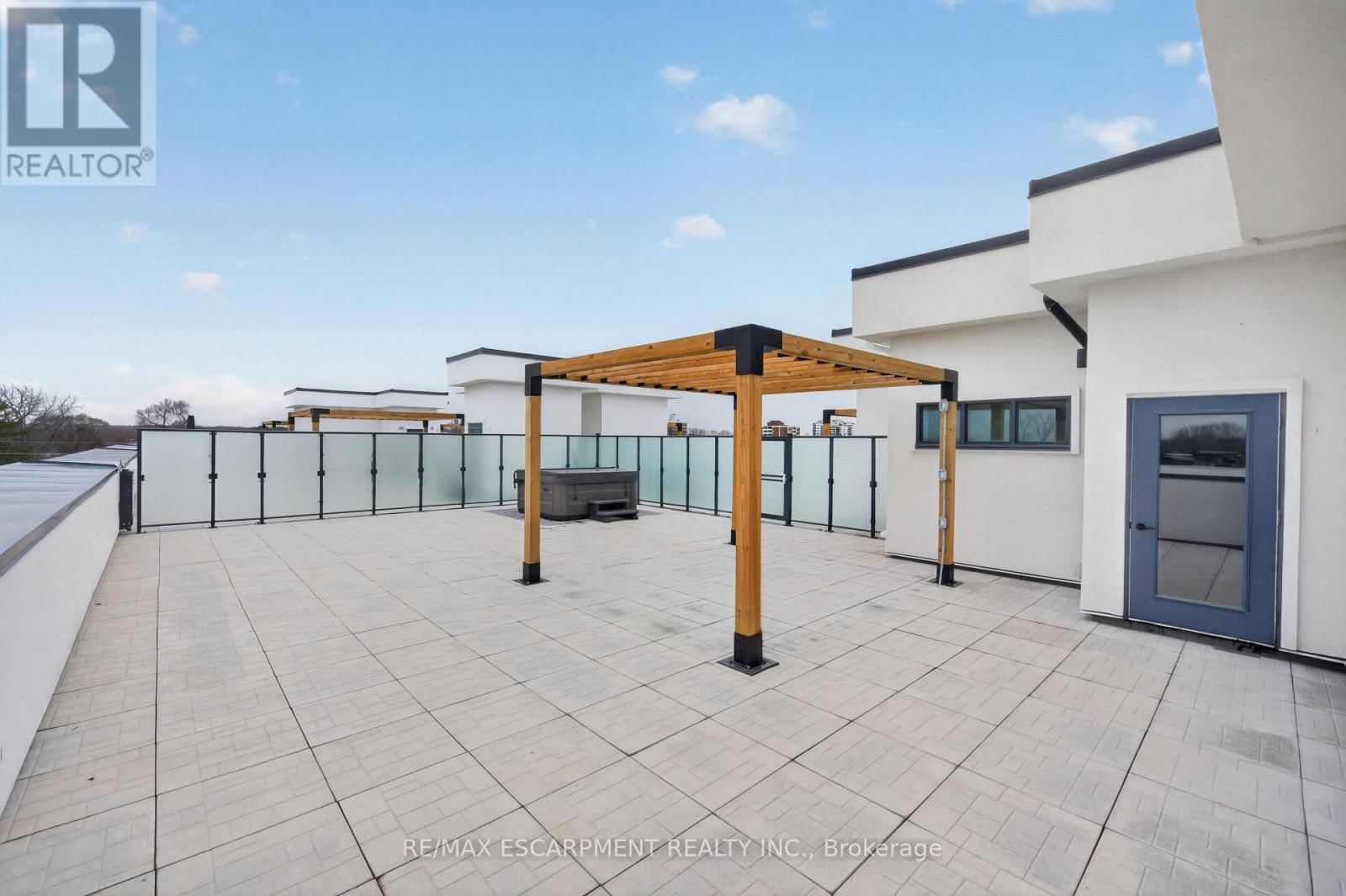 401 - 123 MAURICE DRIVE Image 44