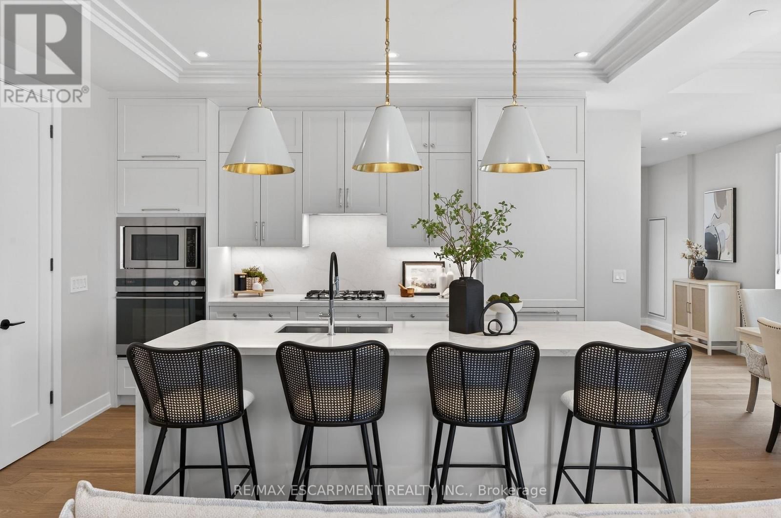 401 - 123 MAURICE DRIVE Image 5