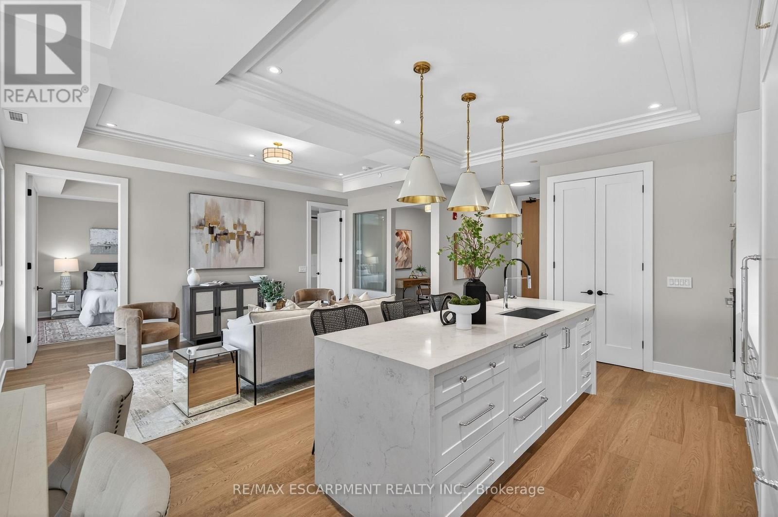 401 - 123 MAURICE DRIVE Image 8