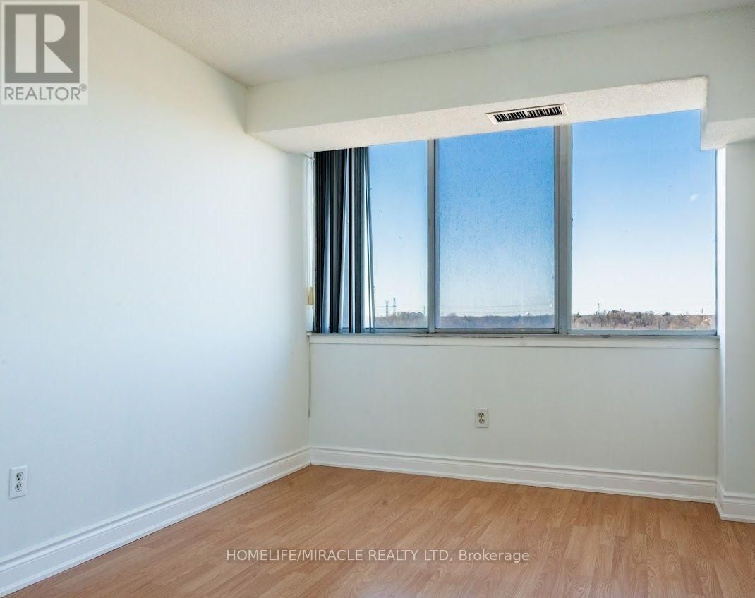 808 - 21 MARKBROOK LANE Image 14