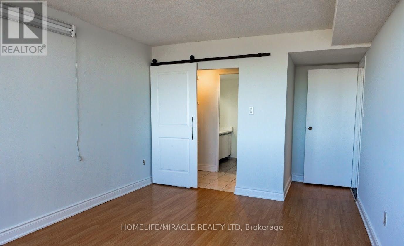 808 - 21 MARKBROOK LANE Image 19