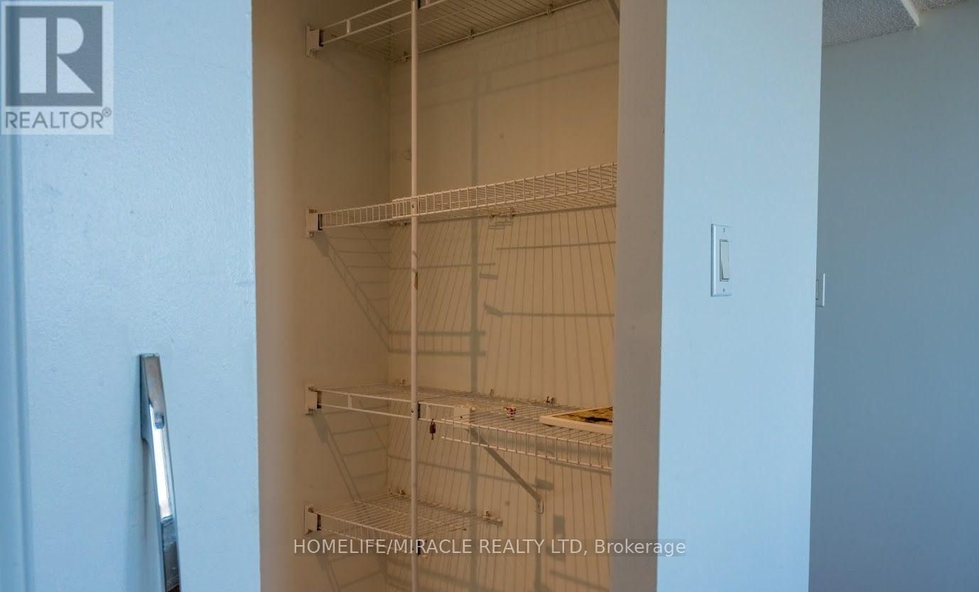 808 - 21 MARKBROOK LANE Image 21