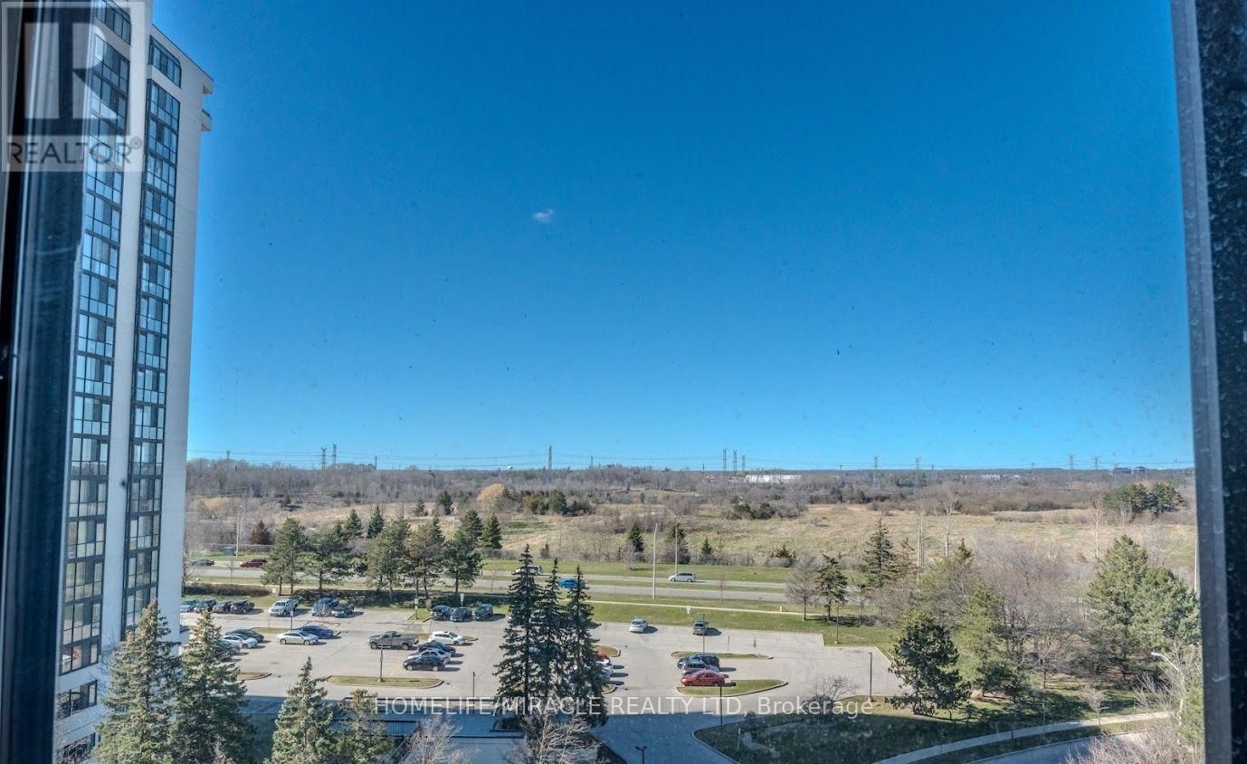 808 - 21 MARKBROOK LANE Image 7