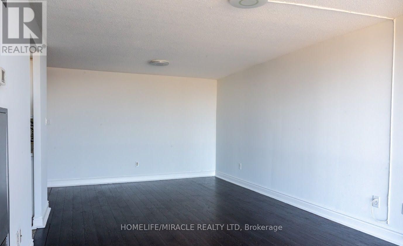 808 - 21 MARKBROOK LANE Image 8