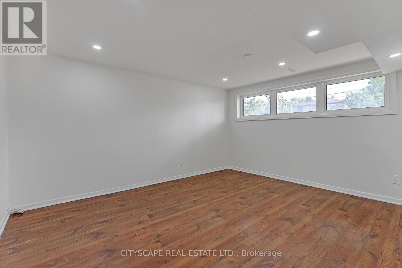 2724 LAKE SHORE BOULEVARD WEST Image 6