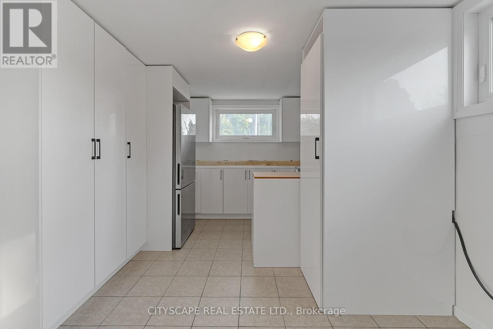 2724 LAKE SHORE BOULEVARD WEST Image 9