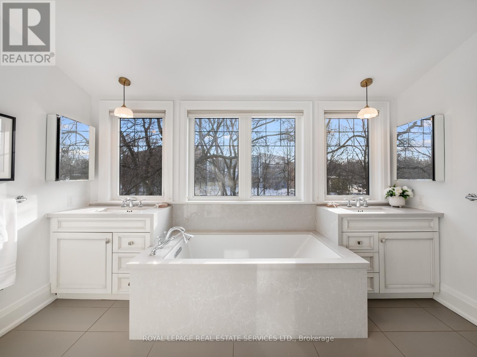 387 KENNEDY AVENUE Image 34