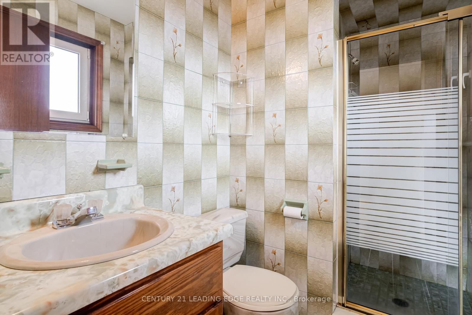 704 HILLMAN CRESCENT Image 11