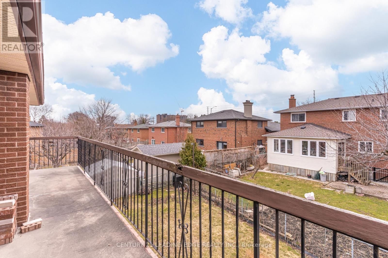 704 HILLMAN CRESCENT Image 14