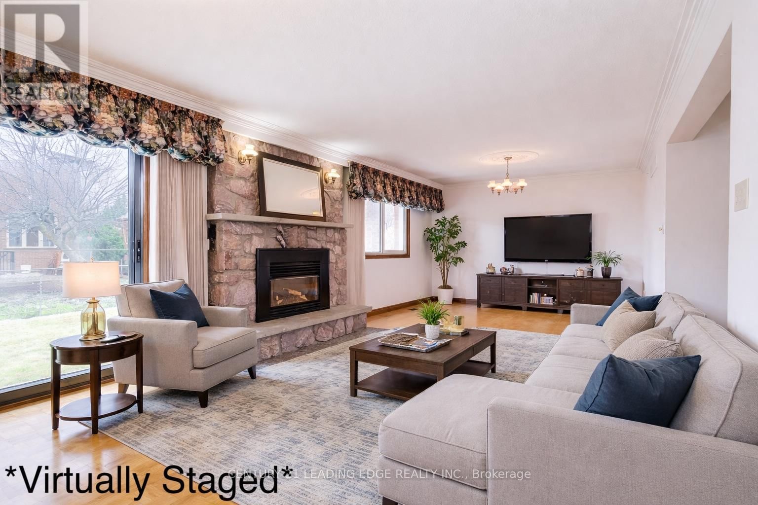 704 HILLMAN CRESCENT Image 19