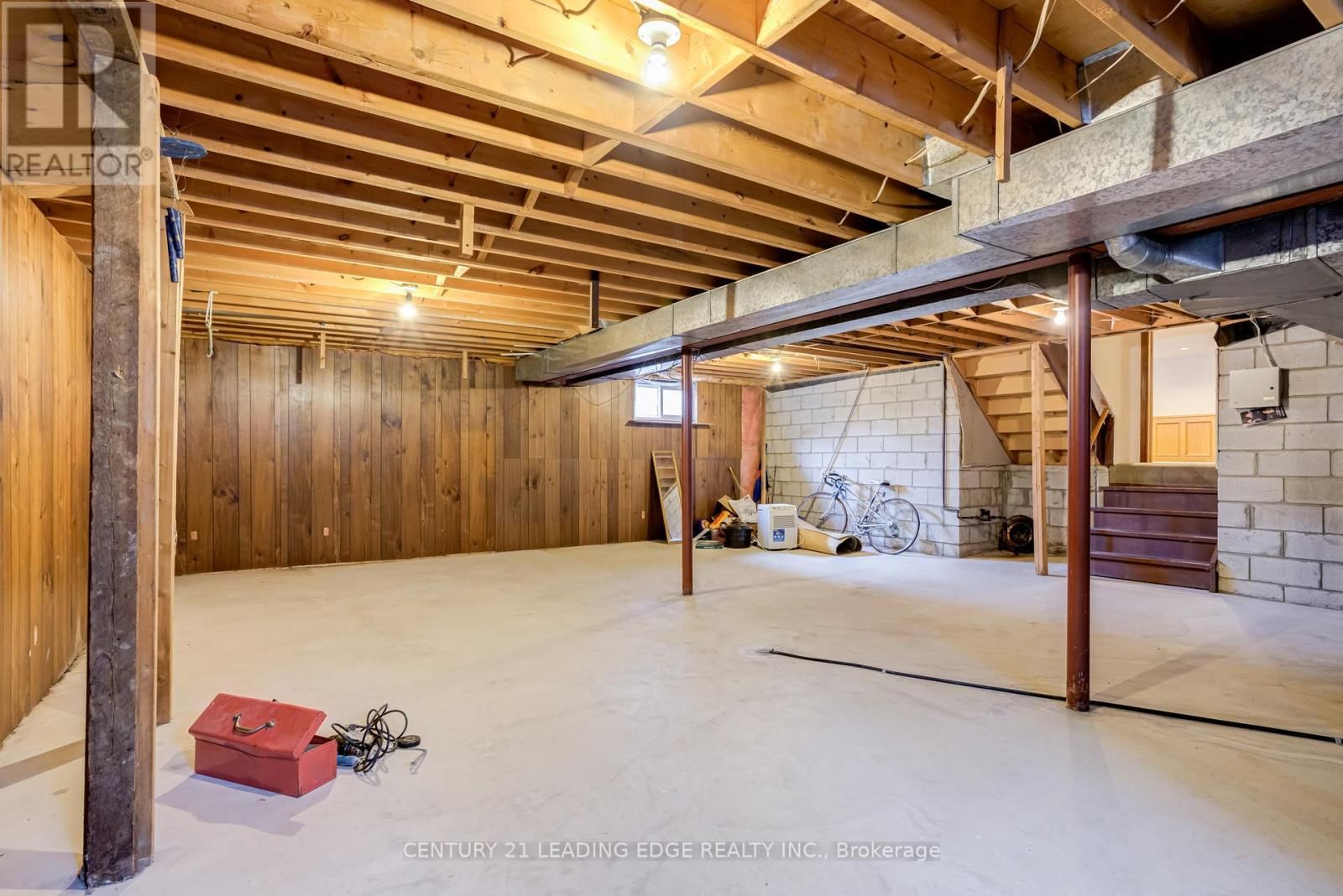 704 HILLMAN CRESCENT Image 29