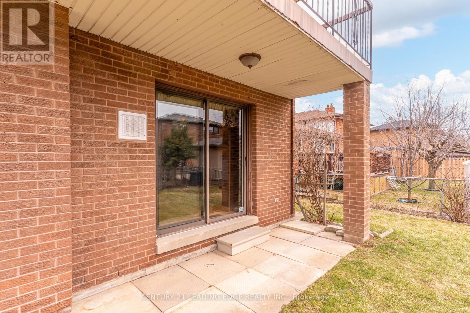 704 HILLMAN CRESCENT Image 33