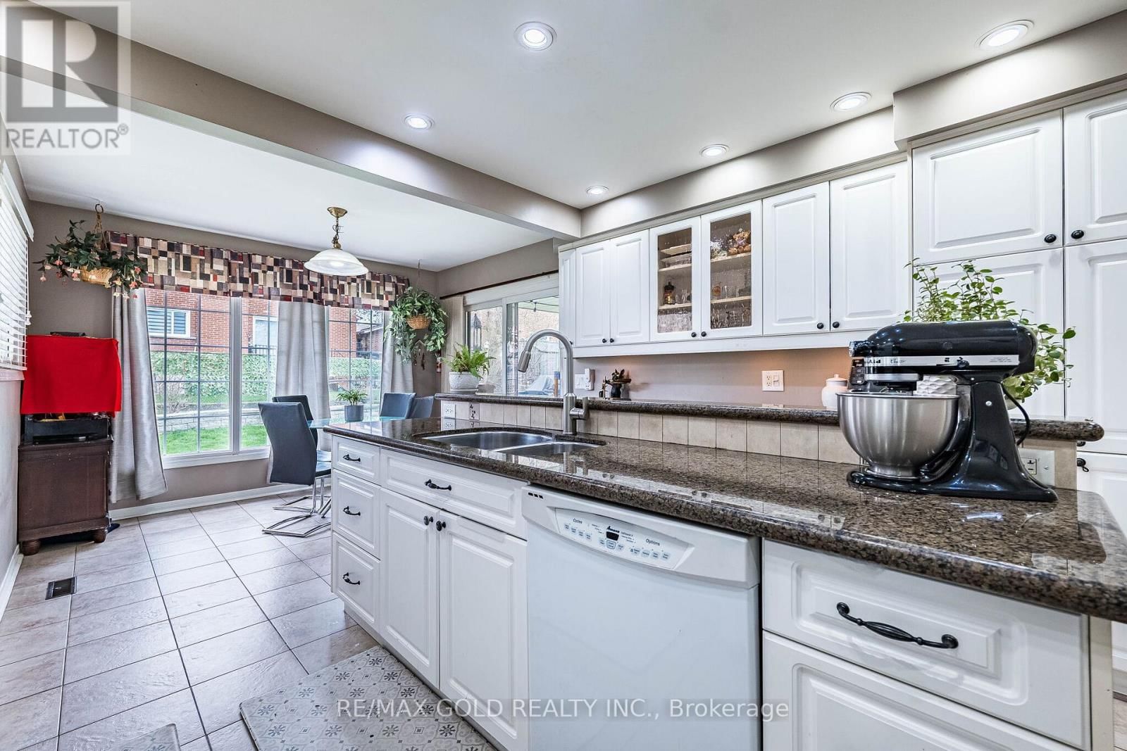 9 PRINCETON TERRACE Image 19