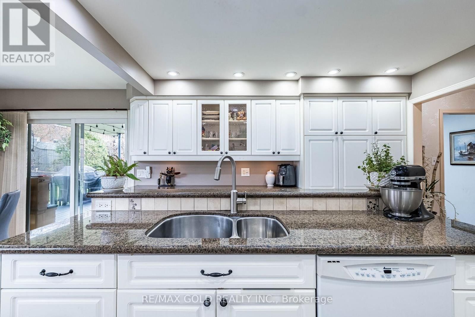 9 PRINCETON TERRACE Image 20