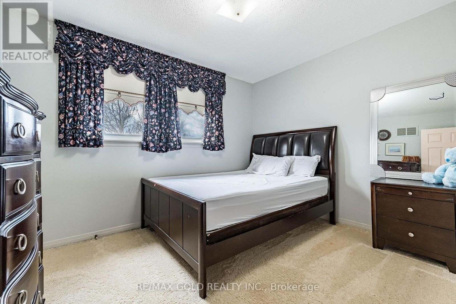 9 PRINCETON TERRACE Image 31