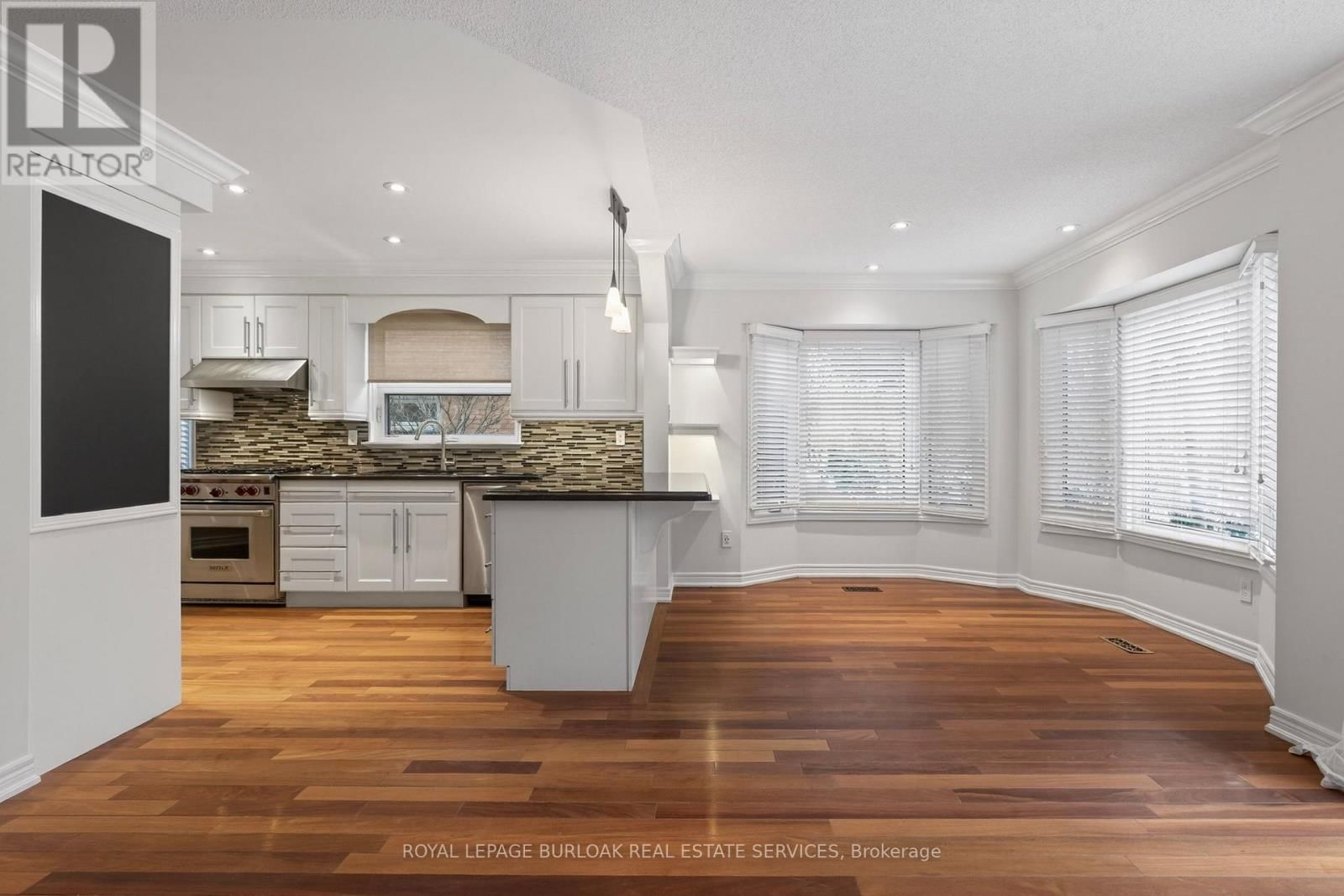 11 - 2065 SIXTH LINE Image 23