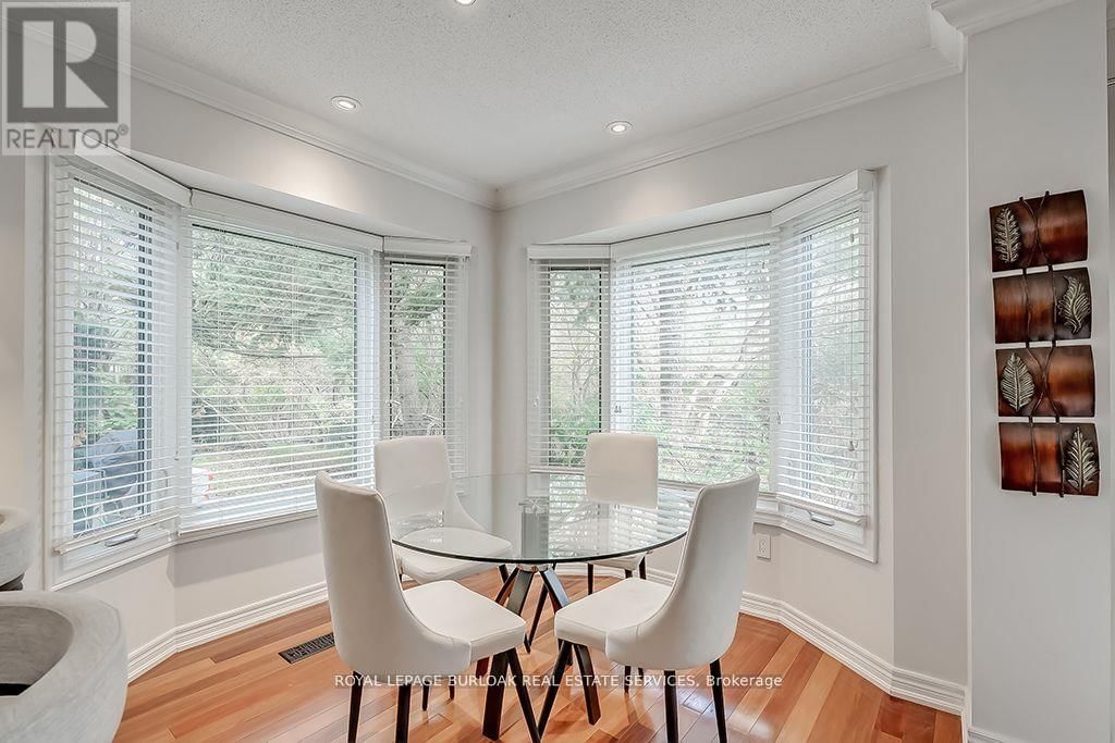 11 - 2065 SIXTH LINE Image 24