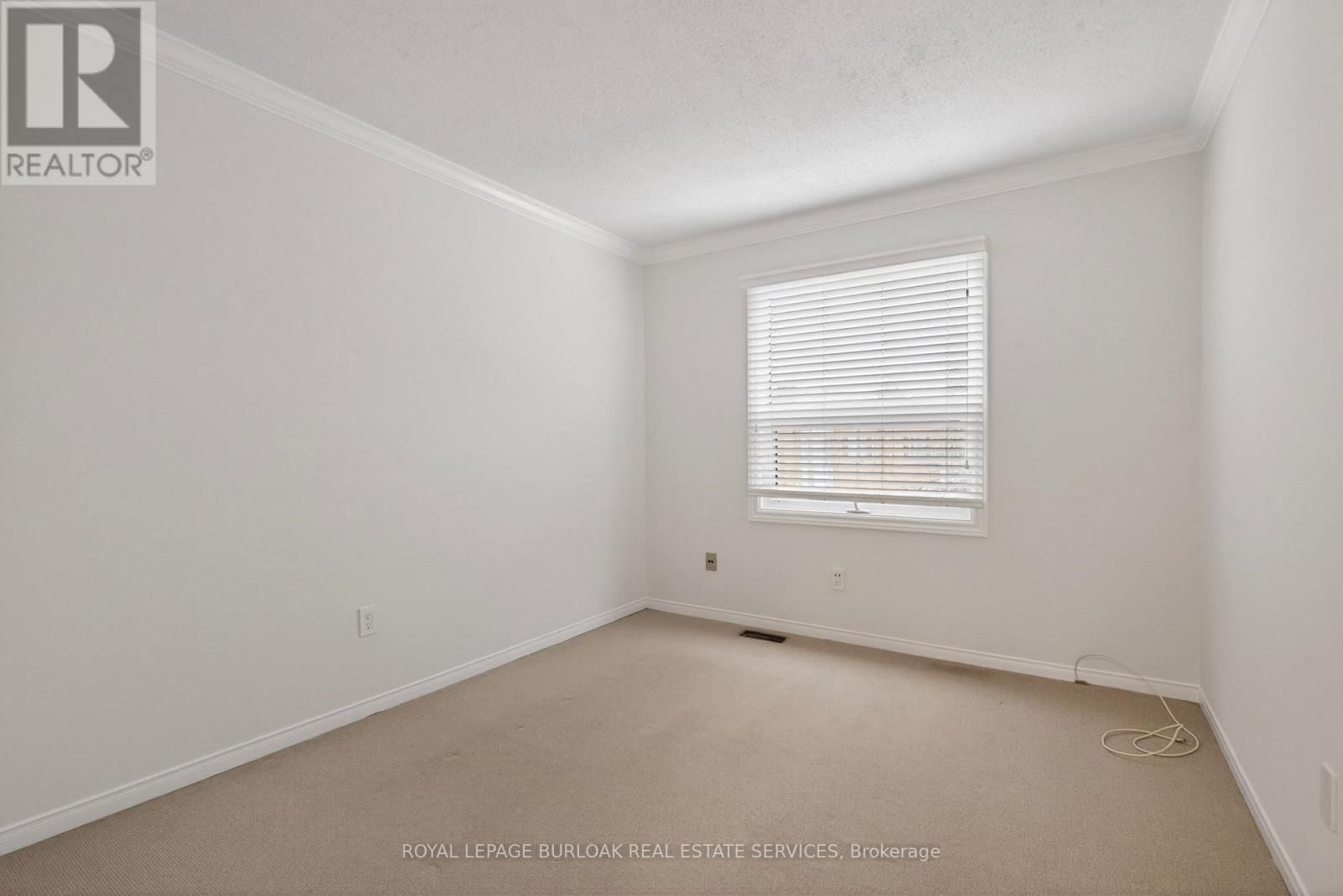 11 - 2065 SIXTH LINE Image 37