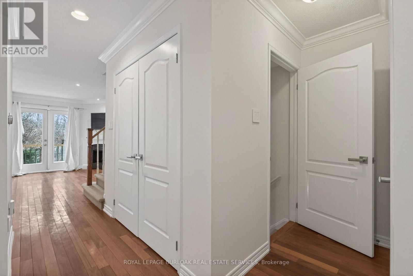 11 - 2065 SIXTH LINE Image 5