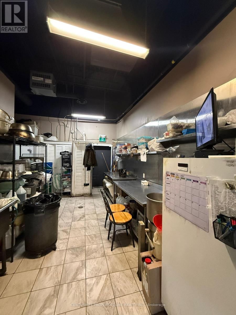 8 - 50 ROLLING HILLS DRIVE Image 12