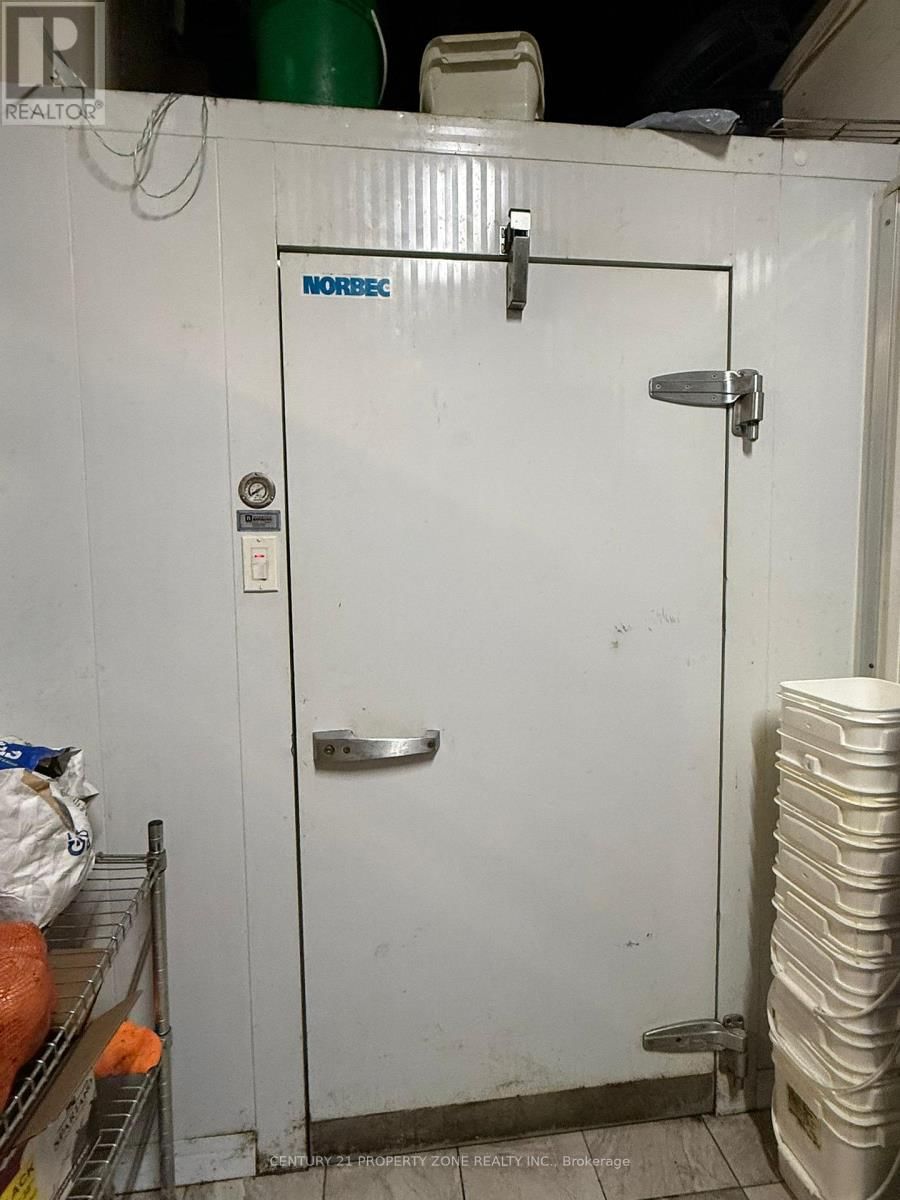 8 - 50 ROLLING HILLS DRIVE Image 13