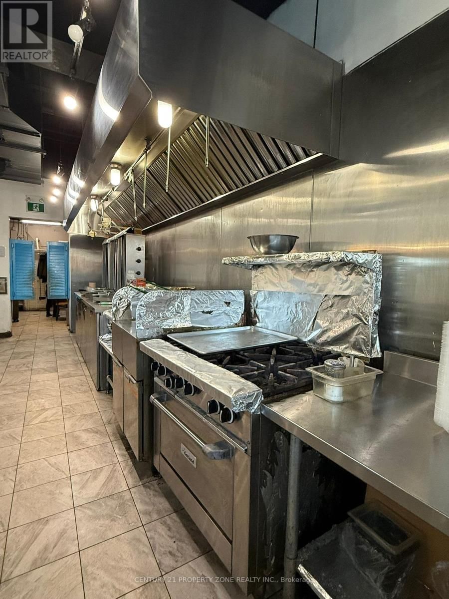 8 - 50 ROLLING HILLS DRIVE Image 15