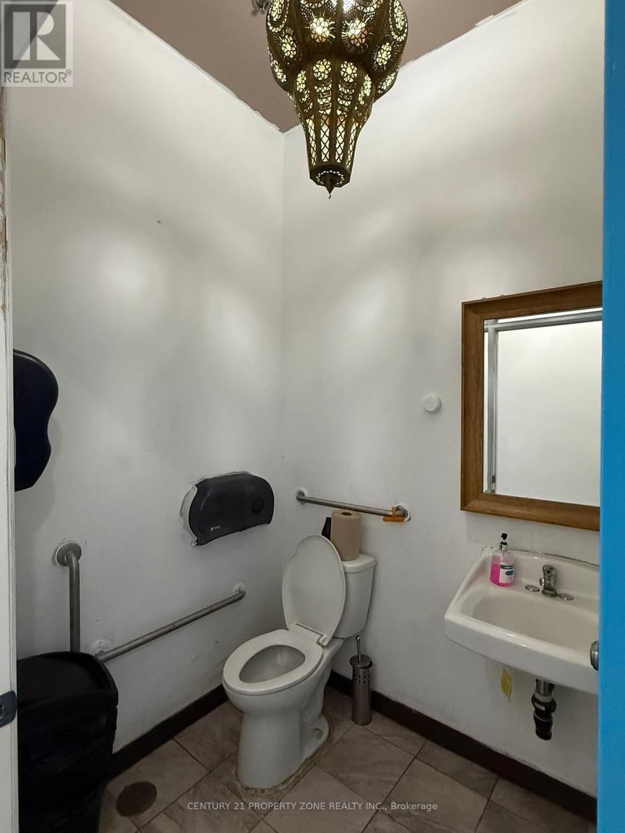 8 - 50 ROLLING HILLS DRIVE Image 6