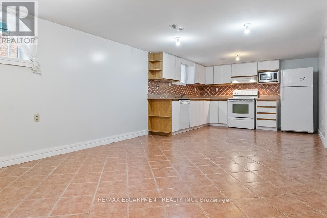 Lower - 249 SOUTHVIEW ROAD Image 3